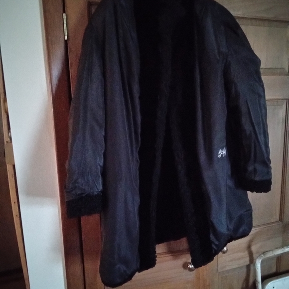 Vintage fur coat persian lamb trim - Picture 9 of 9